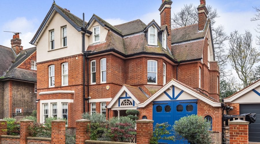 large family home in london suburbs